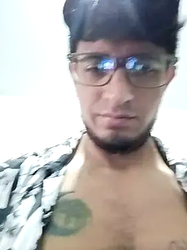 Snapshot of ale3J4a chatting on 11.16.25 ale3J4a online show from 11.16.25