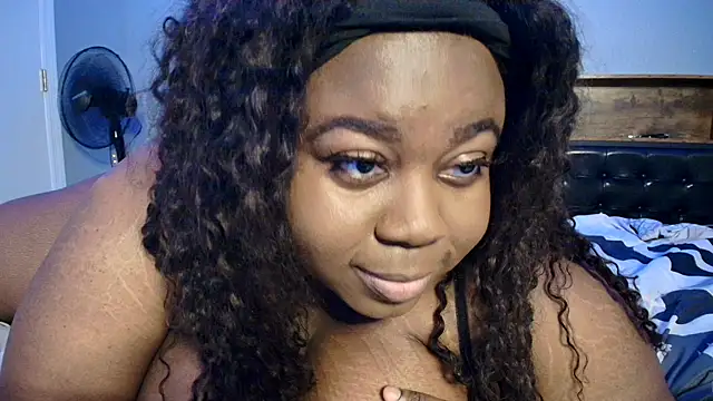 Snapshot of nastygal1999 chatting on 02.12.26 nastygal1999 online show from 02.12.26