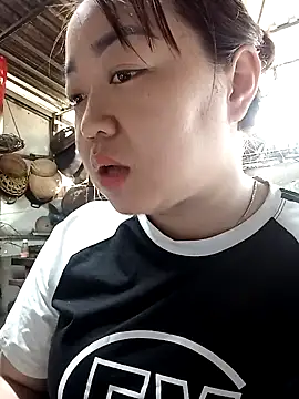 VyOanh2K online show from 02.05.25