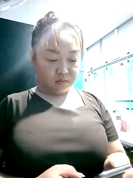 Snapshot of VyOanh2K chatting on 02.11.26 VyOanh2K online show from 02.11.26