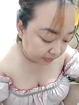 Snapshot of VyOanh2K chatting on 02.16.26 VyOanh2K online show from 02.16.26