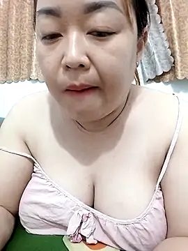 Snapshot of VyOanh2K chatting on 02.24.26 VyOanh2K online show from 02.24.26