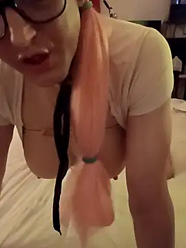 Snapshot of sissytrapdolly24 chatting on 10.20.25 sissytrapdolly24 online show from 10.20.25