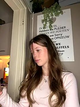 sophiamlf online show from 12.15.25