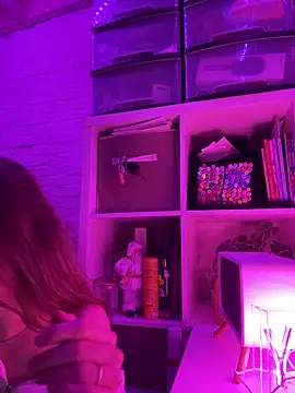 sophiamlf online show from 12.17.25