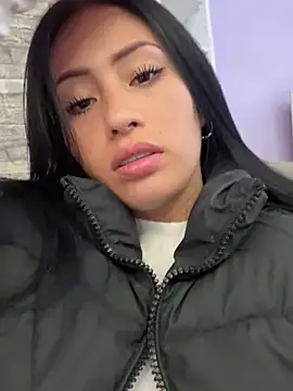 Snapshot of Sara_luna_ chatting on 12.14.24 Sara luna online show from 12.14.24