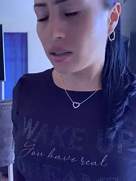 Snapshot of Sara_luna_ chatting on 01.18.25 Sara luna online show from 01.18.25