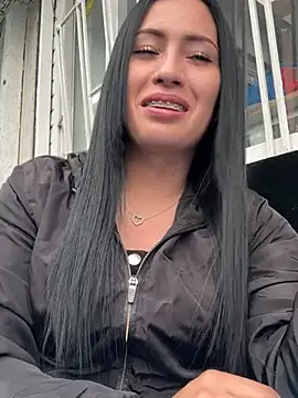 Snapshot of Sara_luna_ chatting on 03.21.25 Sara luna online show from 03.21.25