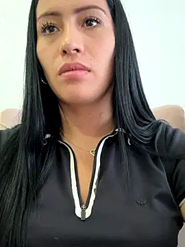 Snapshot of Sara_luna_ chatting on 11.01.25 Sara luna online show from 11.01.25