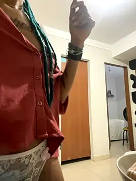 Snapshot of sammoura01 chatting on 11.09.25 sammoura01 online show from 11.09.25