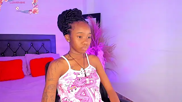 Snapshot of Rihana_hot01 chatting on 02.21.25 Rihana hot01 online show from 02.21.25