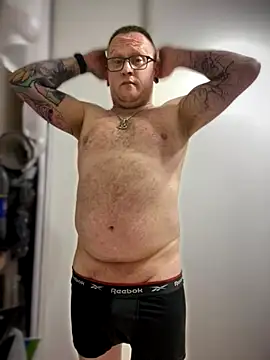 Snapshot of PierreNaked89 chatting on 10.07.25 PierreNaked89 online show from 10.07.25