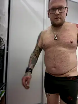 Snapshot of PierreNaked89 chatting on 10.27.25 PierreNaked89 online show from 10.27.25