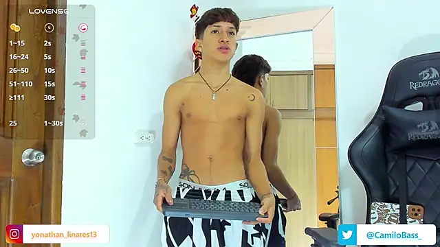 Snapshot of _CamiloBass chatting on 01.14.25 CamiloBass online show from 01.14.25