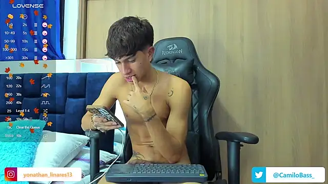 Snapshot of _CamiloBass chatting on 02.18.25 CamiloBass online show from 02.18.25