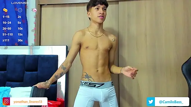 Snapshot of _CamiloBass chatting on 03.16.25 CamiloBass online show from 03.16.25