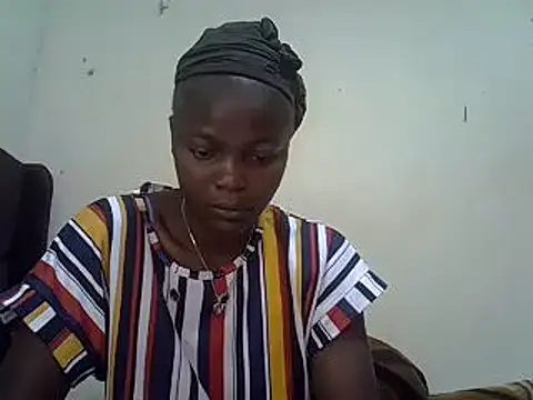 pretty vivy online show from 03.18.25