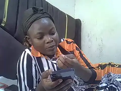 pretty vivy online show from 03.21.25