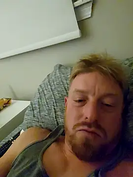 Snapshot of jayzonblow chatting on 10.25.25 jayzonblow online show from 10.25.25