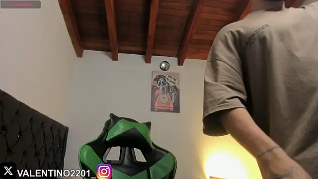 Valentino Xander online show from 11.10.25