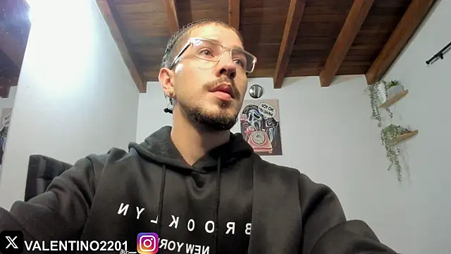 Valentino Xander online show from 11.11.25