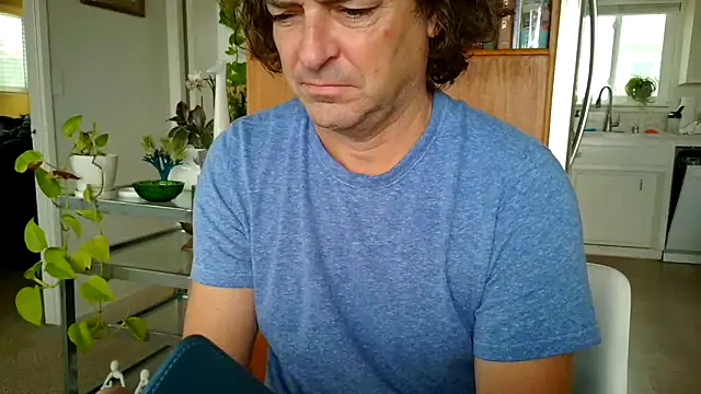 Snapshot of costanza7070 chatting on 02.25.25 costanza7070 online show from 02.25.25