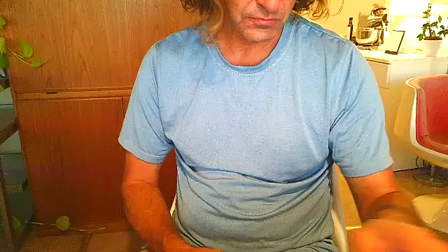 Snapshot of costanza7070 chatting on 09.29.25 costanza7070 online show from 09.29.25