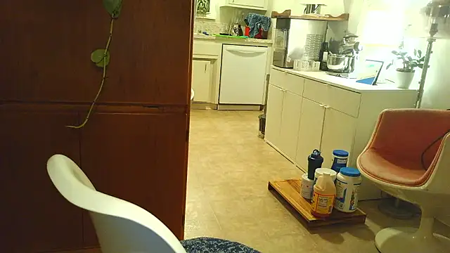 Snapshot of costanza7070 chatting on 10.23.25 costanza7070 online show from 10.23.25