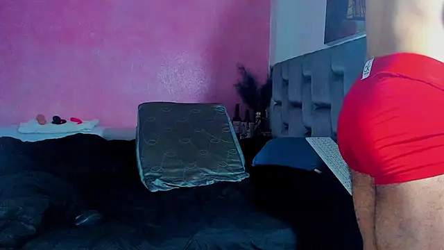 Snapshot of Piggy_Eddy chatting on 03.19.25 Piggy Eddy online show from 03.19.25