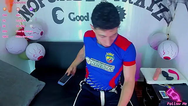 Piggy Eddy online show from 10.22.25