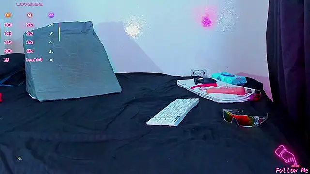 Piggy Eddy online show from 01.12.26