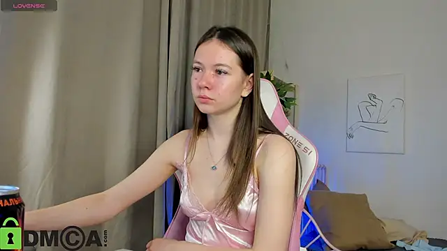 Nicole Charm online show from 10.20.25