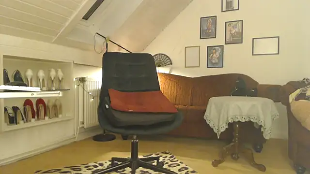 GinaBlonde online show from 01.06.25