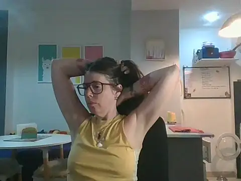 Snapshot of Calentandote chatting on 10.10.25 Calentandote online show from 10.10.25