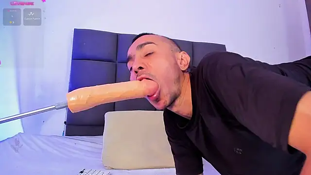 Snapshot of steven_hott8 chatting on 03.20.25 steven hott8 online show from 03.20.25