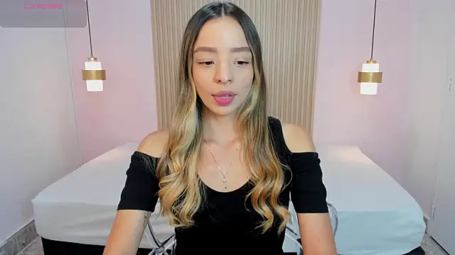 AliceRoss0 online show from 04.17.26