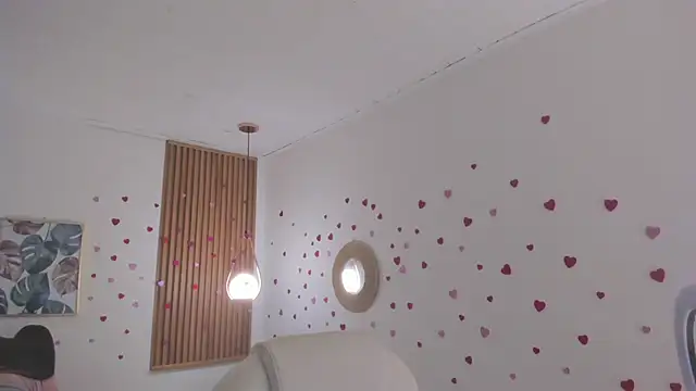 TiffanyWright online show from 04.05.26