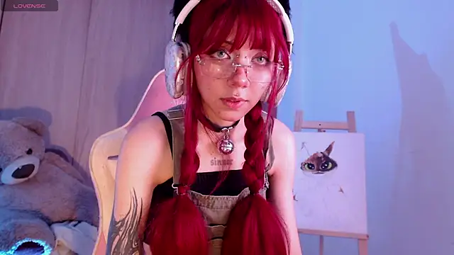 Alicedangerrr online show from 10.17.25