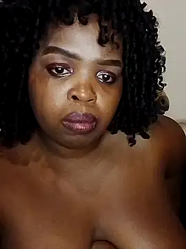 Snapshot of smileyass chatting on 12.04.24 smileyass online show from 12.04.24