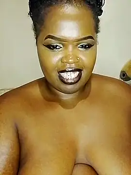 Snapshot of smileyass chatting on 02.28.25 smileyass online show from 02.28.25