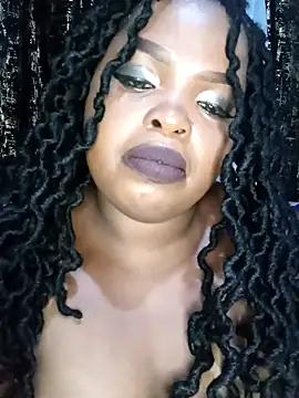 Snapshot of smileyass chatting on 09.10.25 smileyass online show from 09.10.25