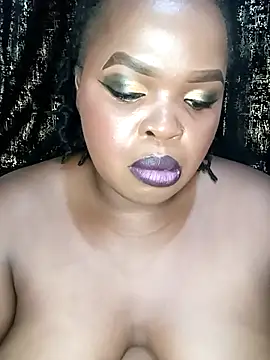 Snapshot of smileyass chatting on 10.02.25 smileyass online show from 10.02.25