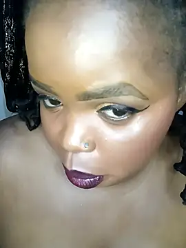 Snapshot of smileyass chatting on 10.02.25 smileyass online show from 10.02.25