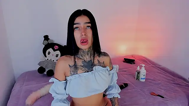 Snapshot of shadowcatt_ chatting on 12.05.24 shadowcatt online show from 12.05.24