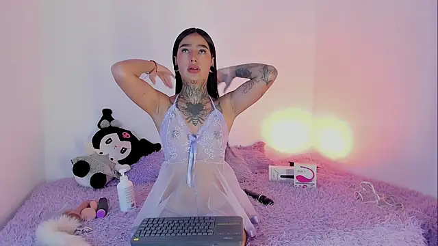 Snapshot of shadowcatt_ chatting on 12.20.24 shadowcatt online show from 12.20.24