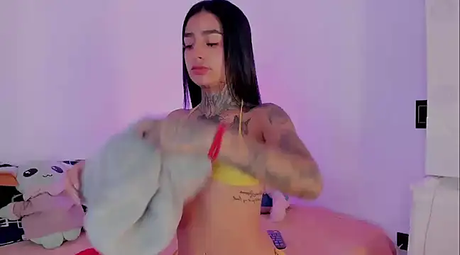 Snapshot of shadowcatt_ chatting on 01.08.25 shadowcatt online show from 01.08.25