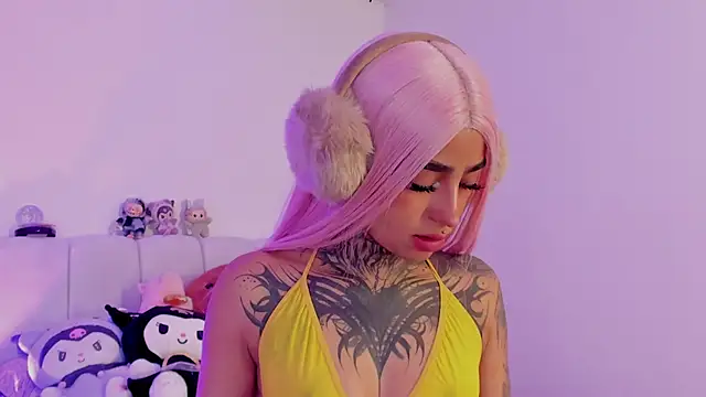 Snapshot of shadowcatt_ chatting on 09.25.25 shadowcatt online show from 09.25.25