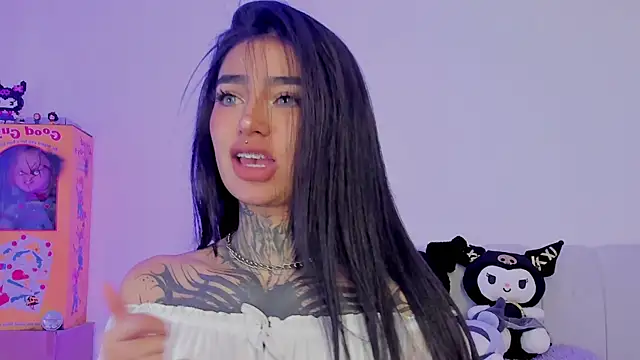 Snapshot of shadowcatt_ chatting on 10.09.25 shadowcatt online show from 10.09.25