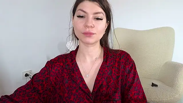 Jullyenn3 online show from 01.06.25