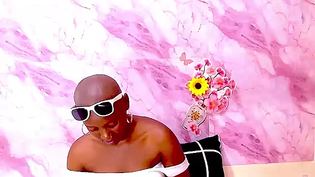 Snapshot of EbonyOlive69 chatting on 02.16.26 EbonyOlive69 online show from 02.16.26